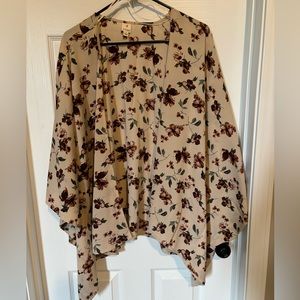 Like new IJoah one size floral kimono